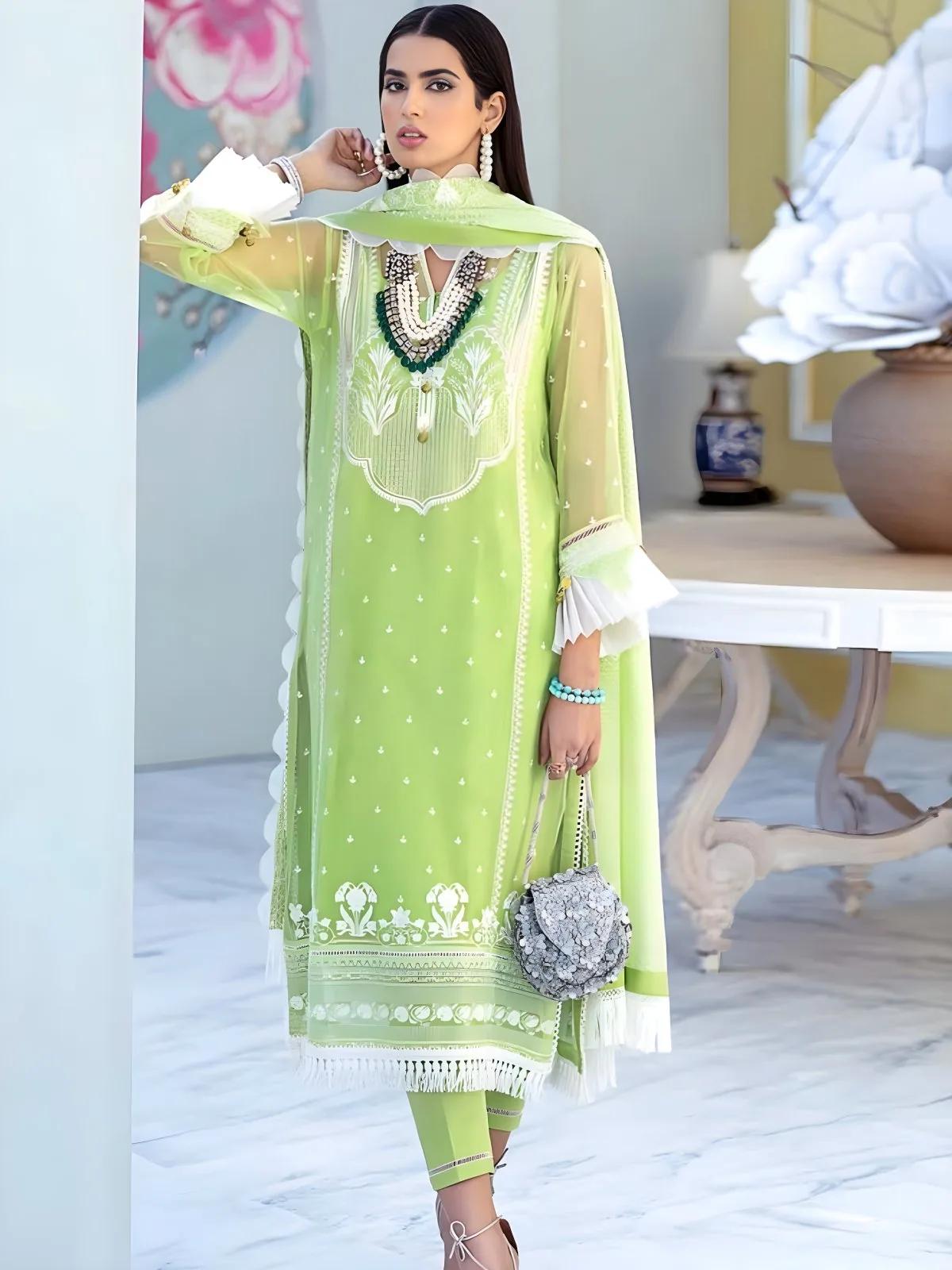 Luxury Embroidered Chiffon Shirt with Embroidered Chiffon Dupatta LE-26