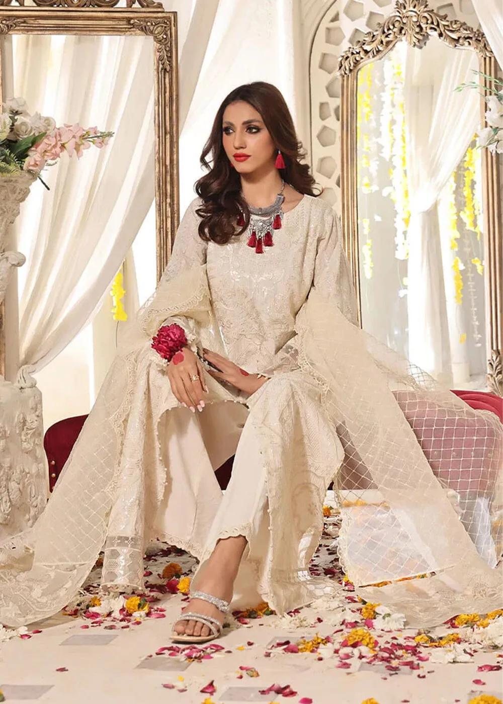 Discover the Exquisite Khas Store Sale: Chandani Luxurious 3-Piece Embroidered Suit KNAC-2242