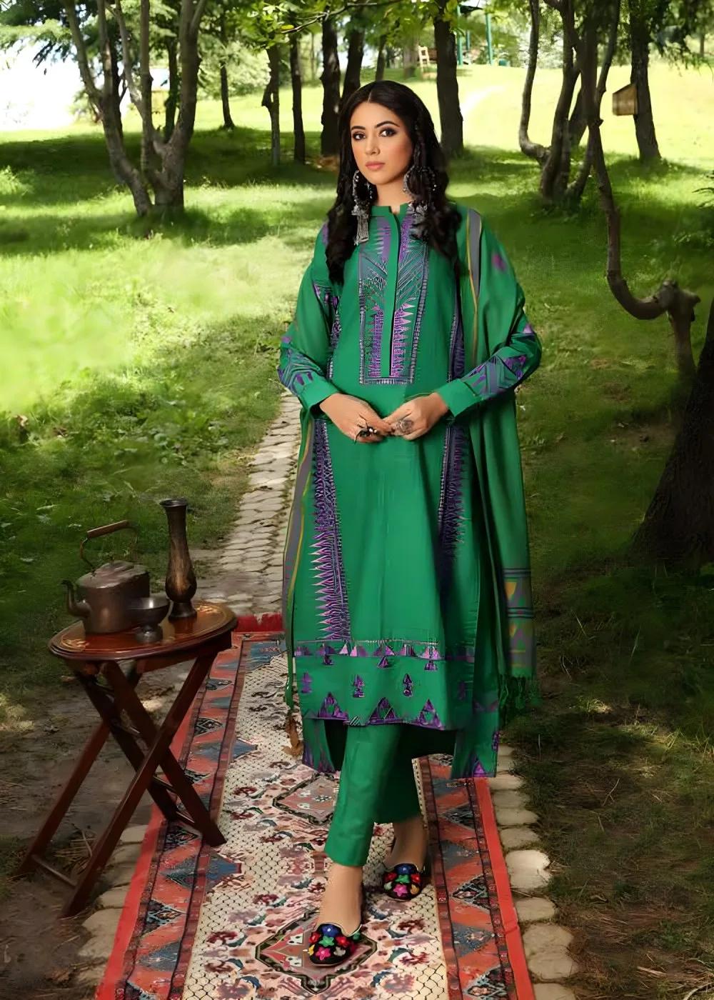 Gul Ahmed 3-Piece Embroidered Dyed Khaddar Shirt with Gold & Lacquer Acrylic Pashmina Dupatta AP-12041