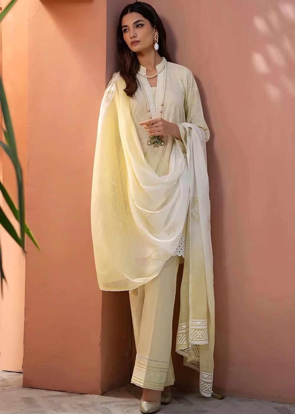 Gul Ahmed 3-Piece Lacquer Printed Embroidered Lawn Unstitched Suit with Lacquer Printed Paper Cotton Dupatta SP-42016