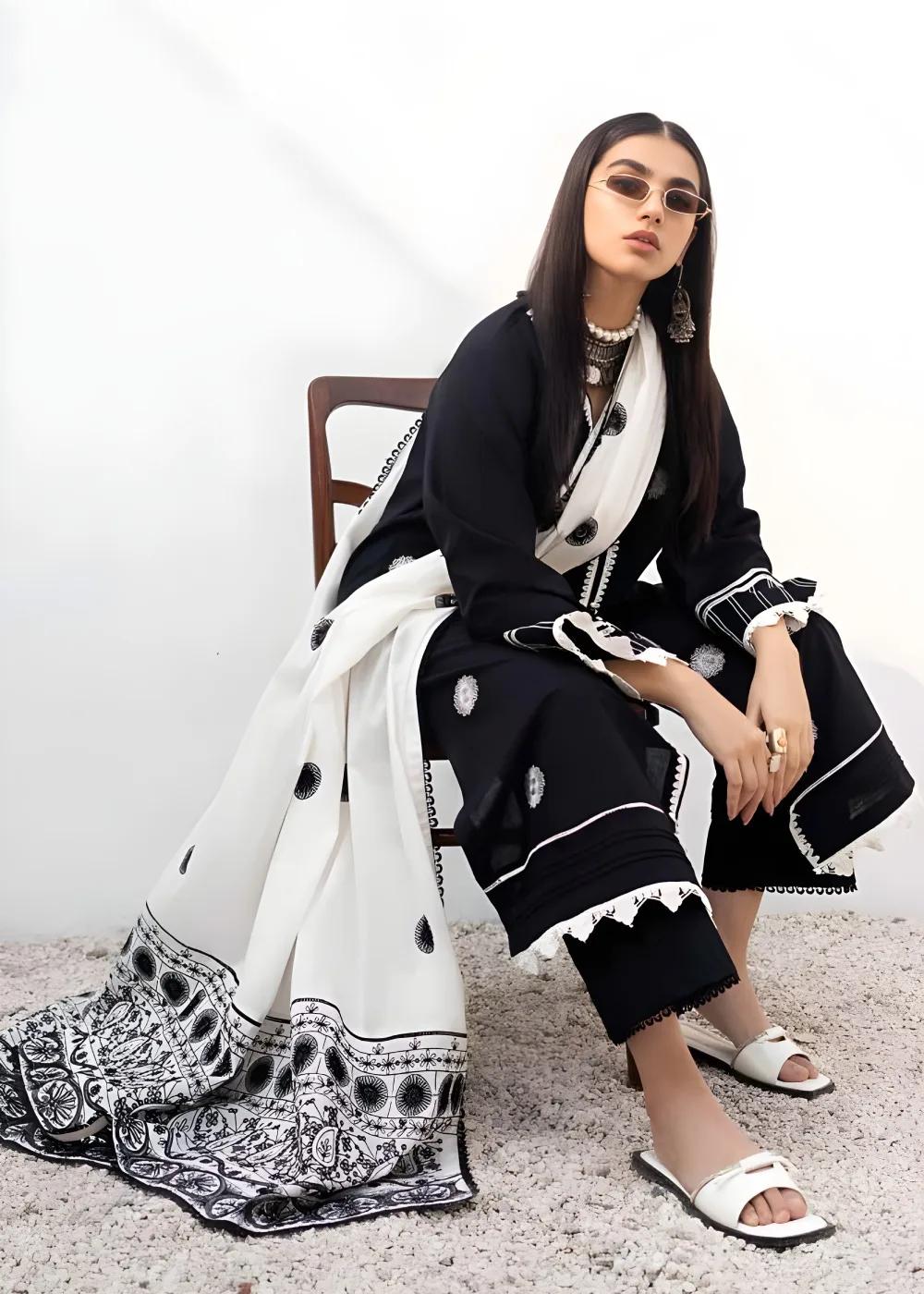 Gul Ahmed 3-Piece Printed Embroidered Lawn Unstitched Suit with Embroidered Pallu Lawn Dupatta B-42005