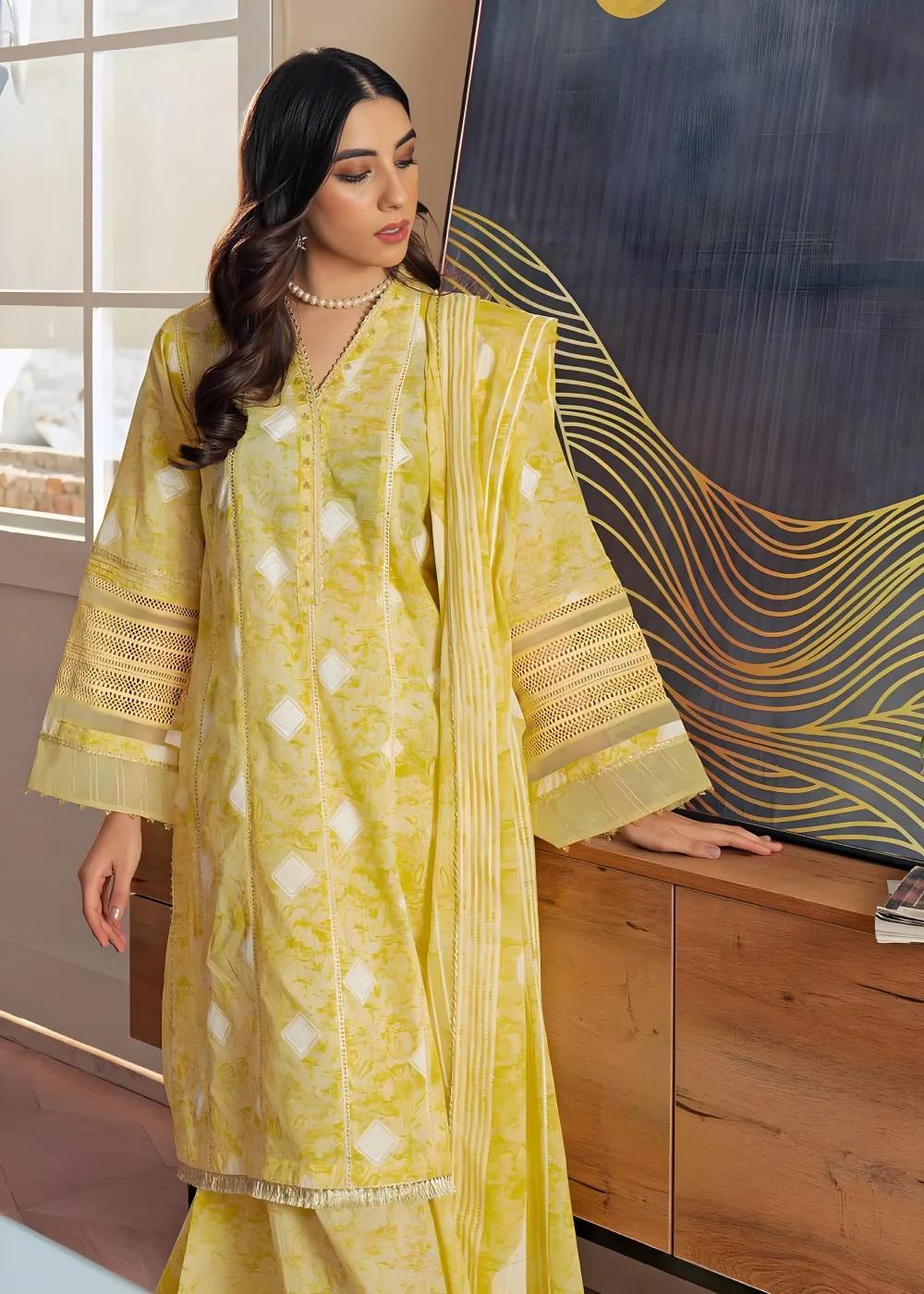 Gul Ahmed 3-Piece Unstitched Printed Lawn Shirt with Lawn Dupatta CL-32408