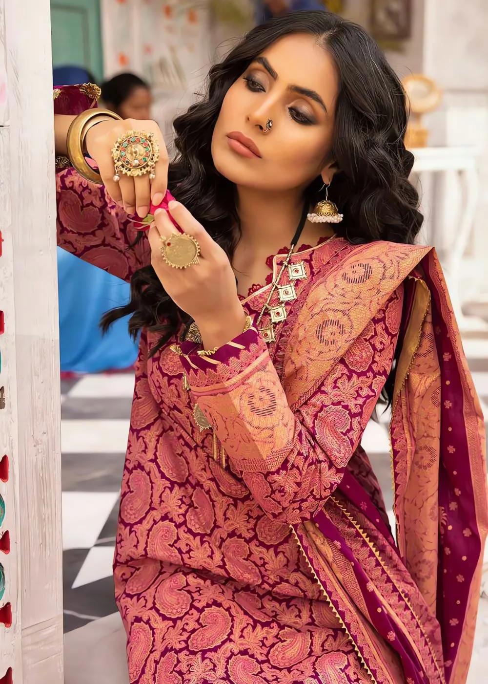 Premium Gul Ahmed Print UAE Glitter Printed Lawn 3-Piece Unstitched Suit - CL-32533 A - Elevate Your Style