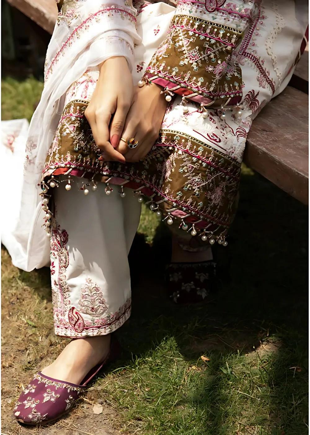 Qalamkar 3-Piece Unstitched Premium White Luxury Embroidered Front, Back & Sleeves with Embroidered Dupatta & Pallu