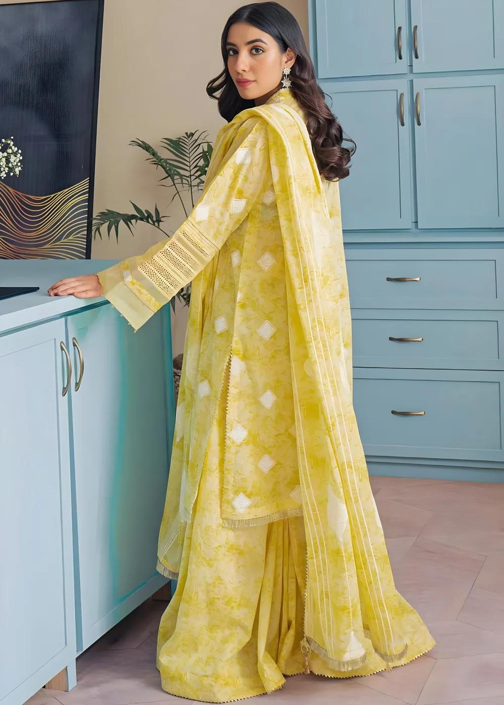 Gul Ahmed 3-Piece Unstitched Printed Lawn Shirt with Lawn Dupatta CL-32408